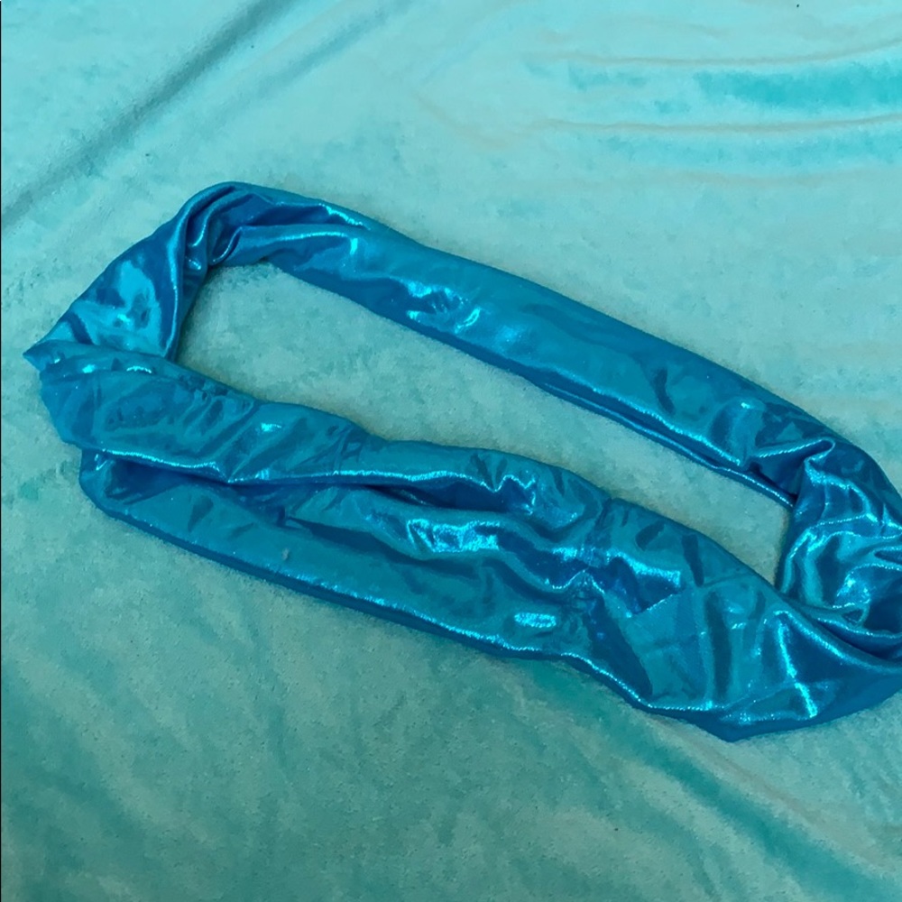 shimmery blue scarf